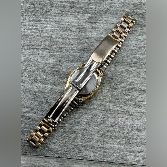 VTG Caravelle Bulova Quartz 48J2O Swiss 1 Jewel Gold Ladies Wrist Watch C 865018 - Picture 9 of 16